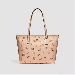 COACH NWT Daisy Bundle City Zip Tote F29487